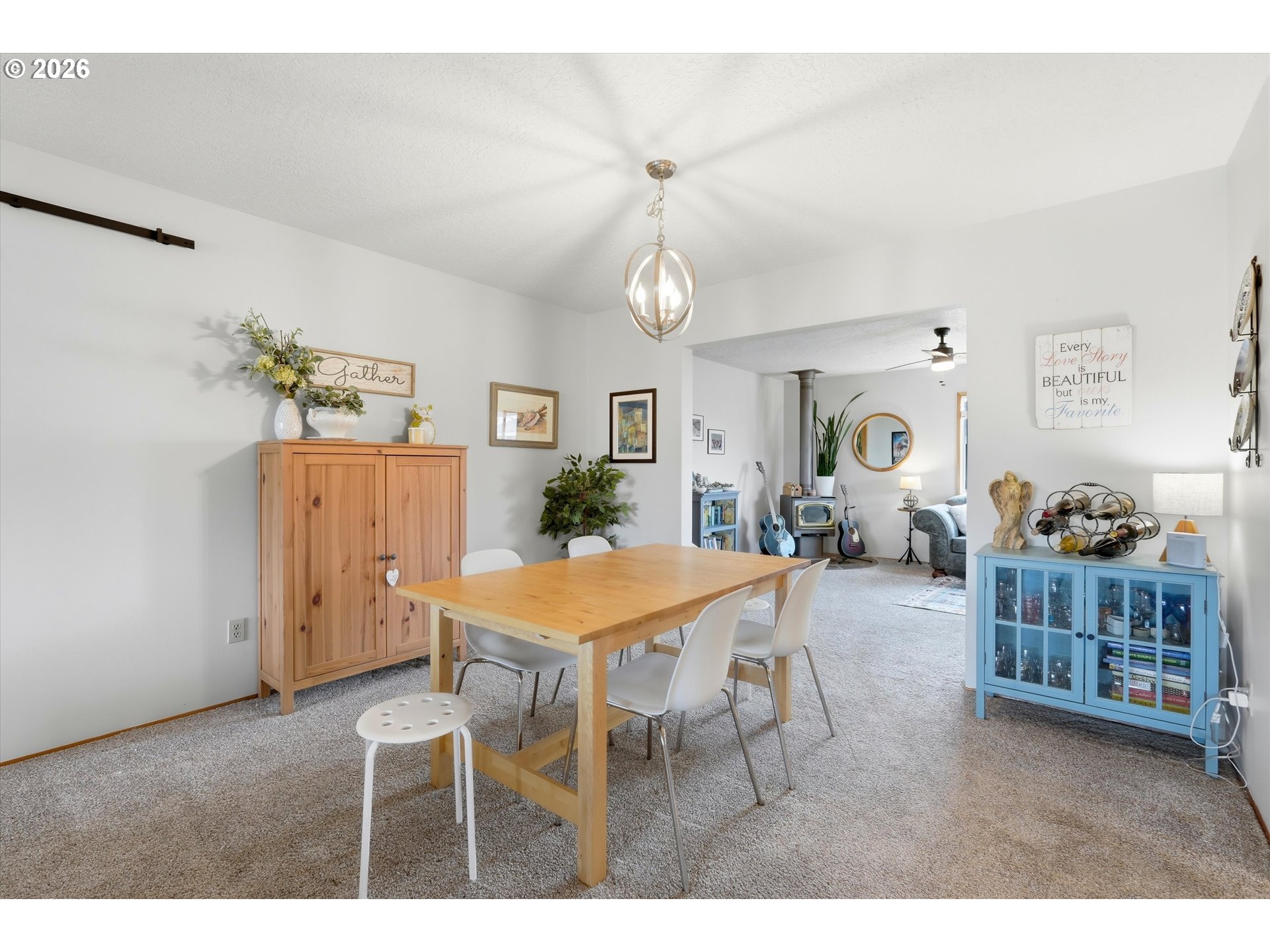 1841 Umpqua Road Woodburn, OR 97071 - Photo 10 of 41 a dining room with furniture and window