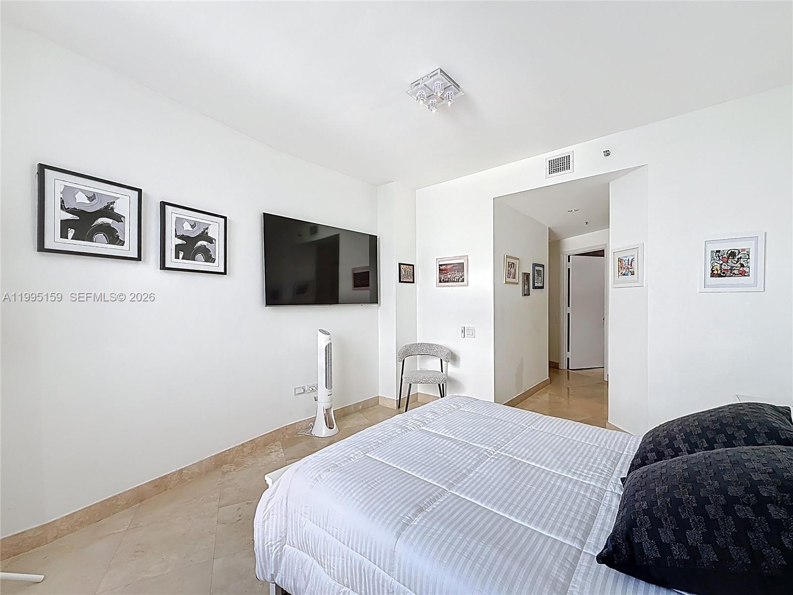 808 Brickell Key Drive, Unit 2002 Miami, FL 33131 - Photo 20 of 42