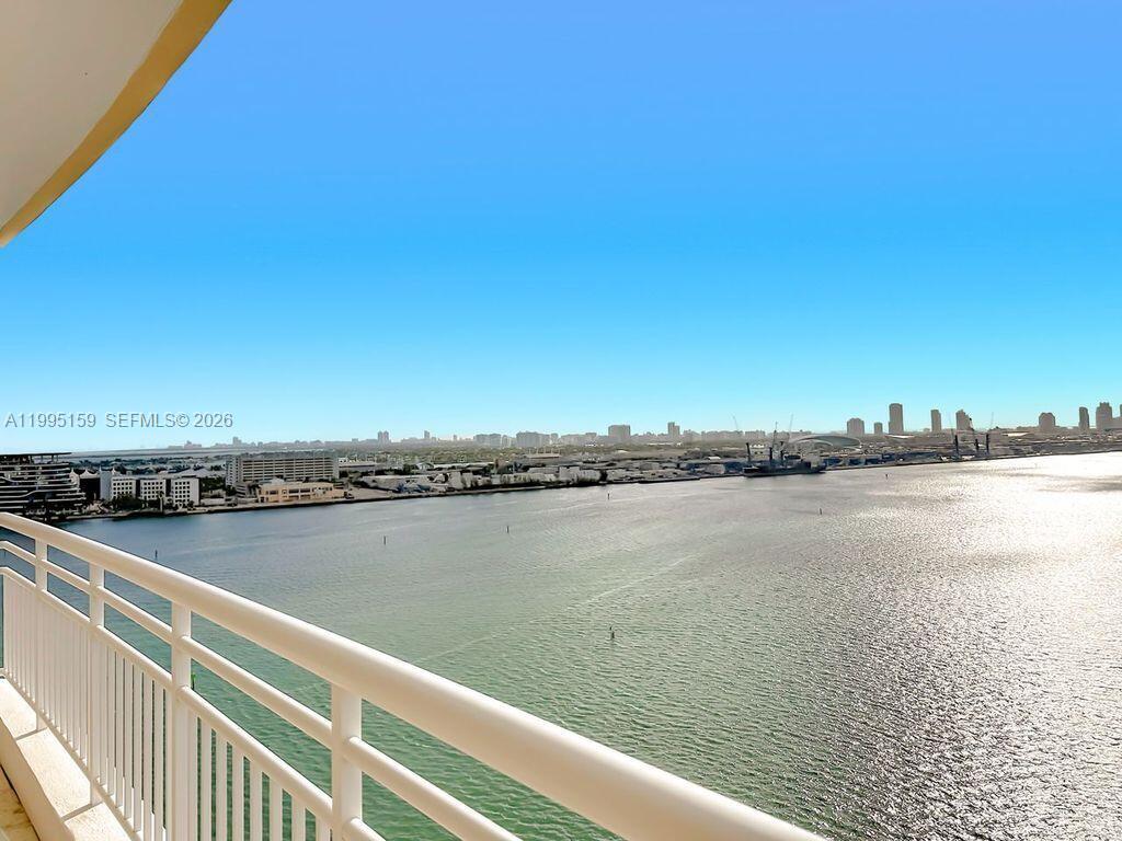 808 Brickell Key Drive, Unit 2002 Miami, FL 33131 - Photo 2 of 42 a view of ocean view