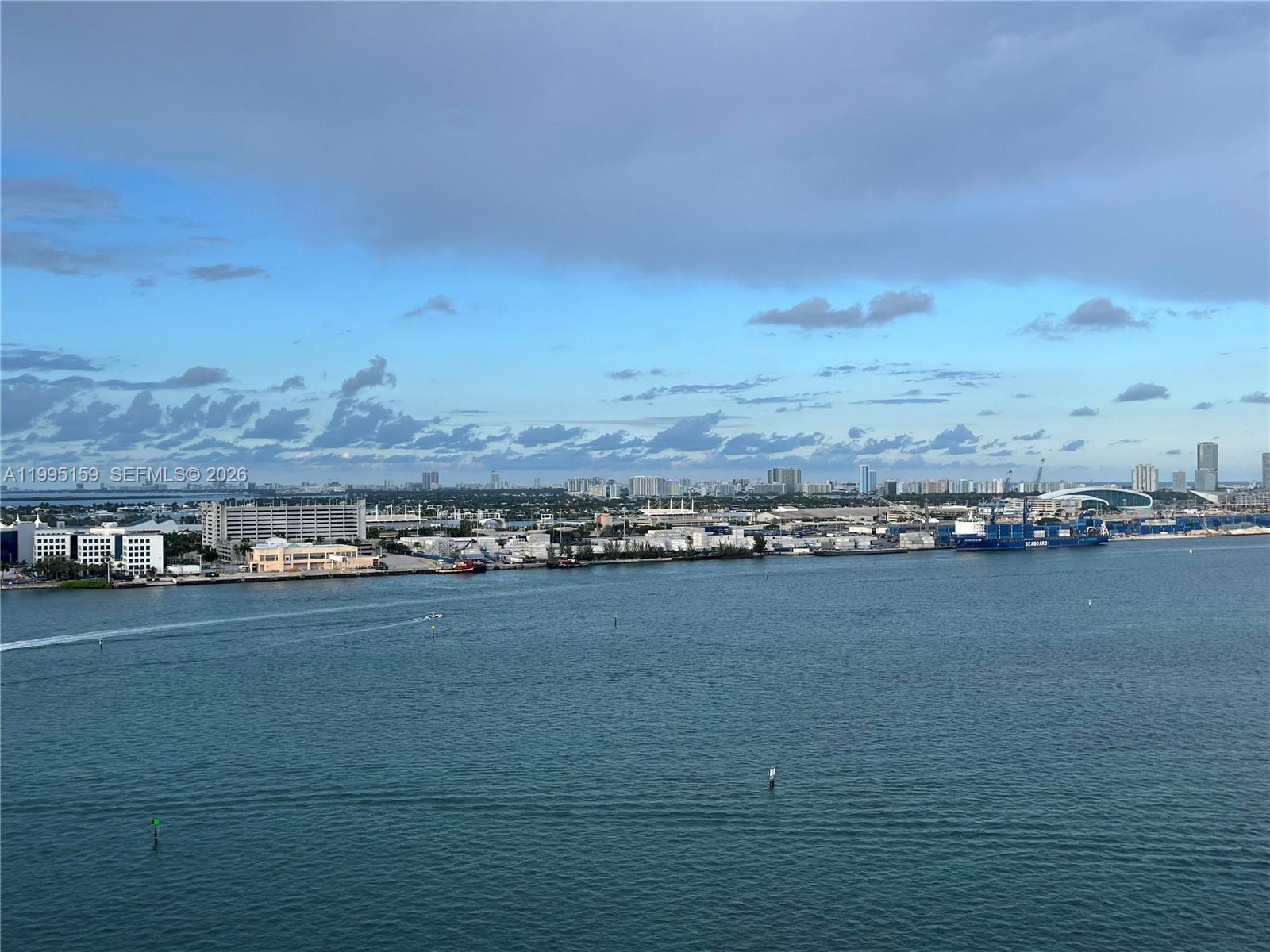 808 Brickell Key Drive, Unit 2002 Miami, FL 33131 - Photo 29 of 42 a view of a city
