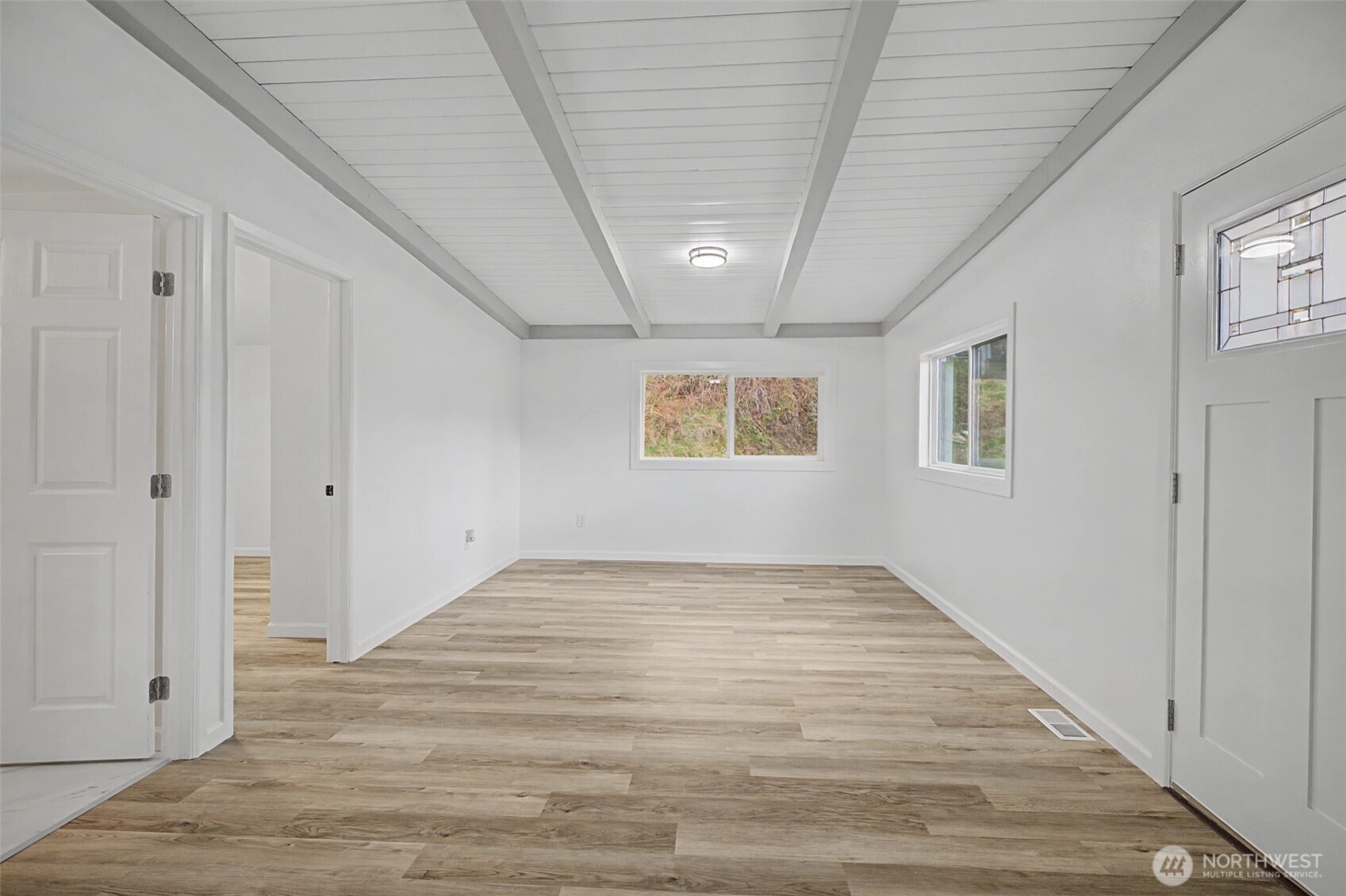 9406 Glencove Road Northwest Gig Harbor, WA 98329 - Photo 13 of 39