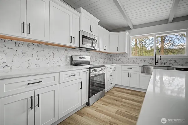 $695,000 | 9406 Glencove Road Northwest, Gig Harbor, WA 98329