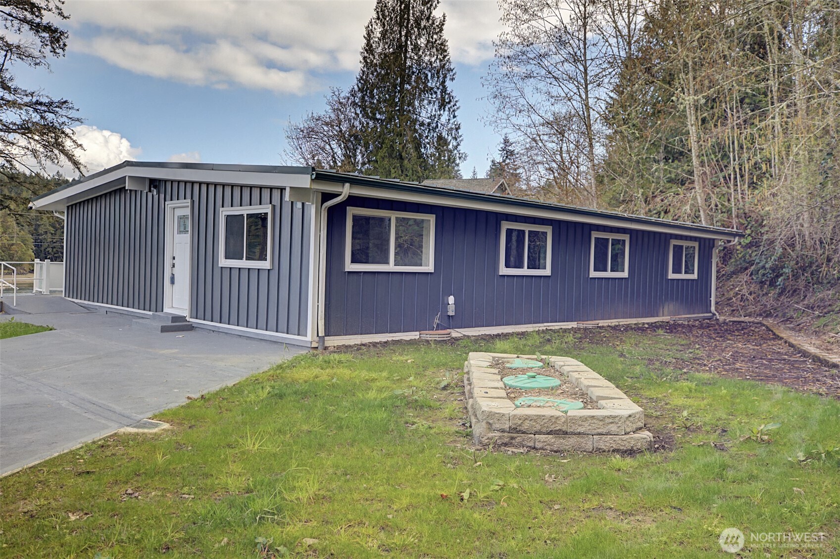 9406 Glencove Road Northwest Gig Harbor, WA 98329 - Photo 5 of 39