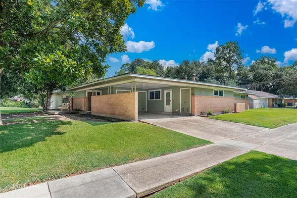 $255,000 | 938 Captain Shreve Drive, Shreveport, LA 71105