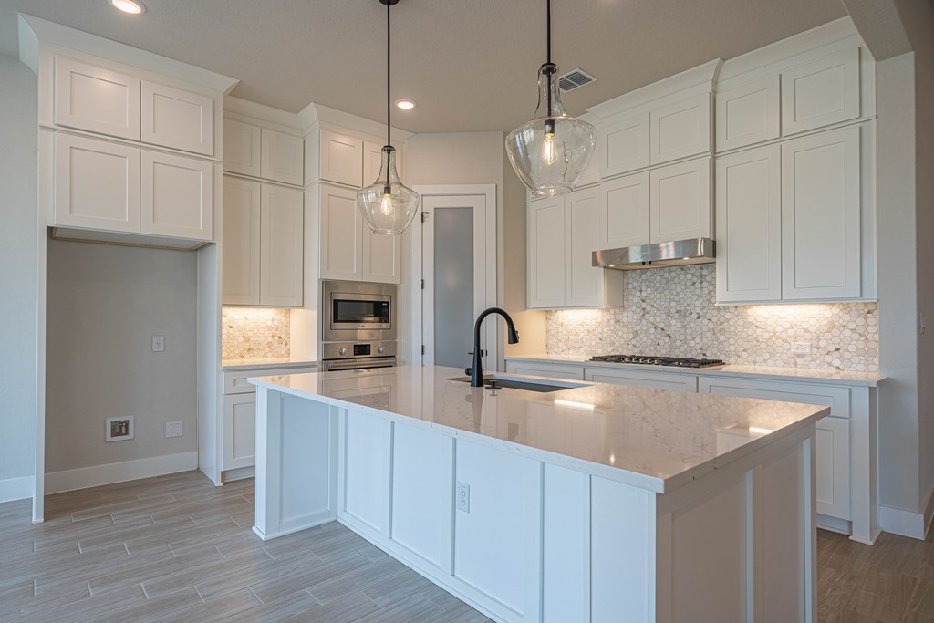 2032 Toscano Way Kerrville, TX 78028 - Photo 13 of 25