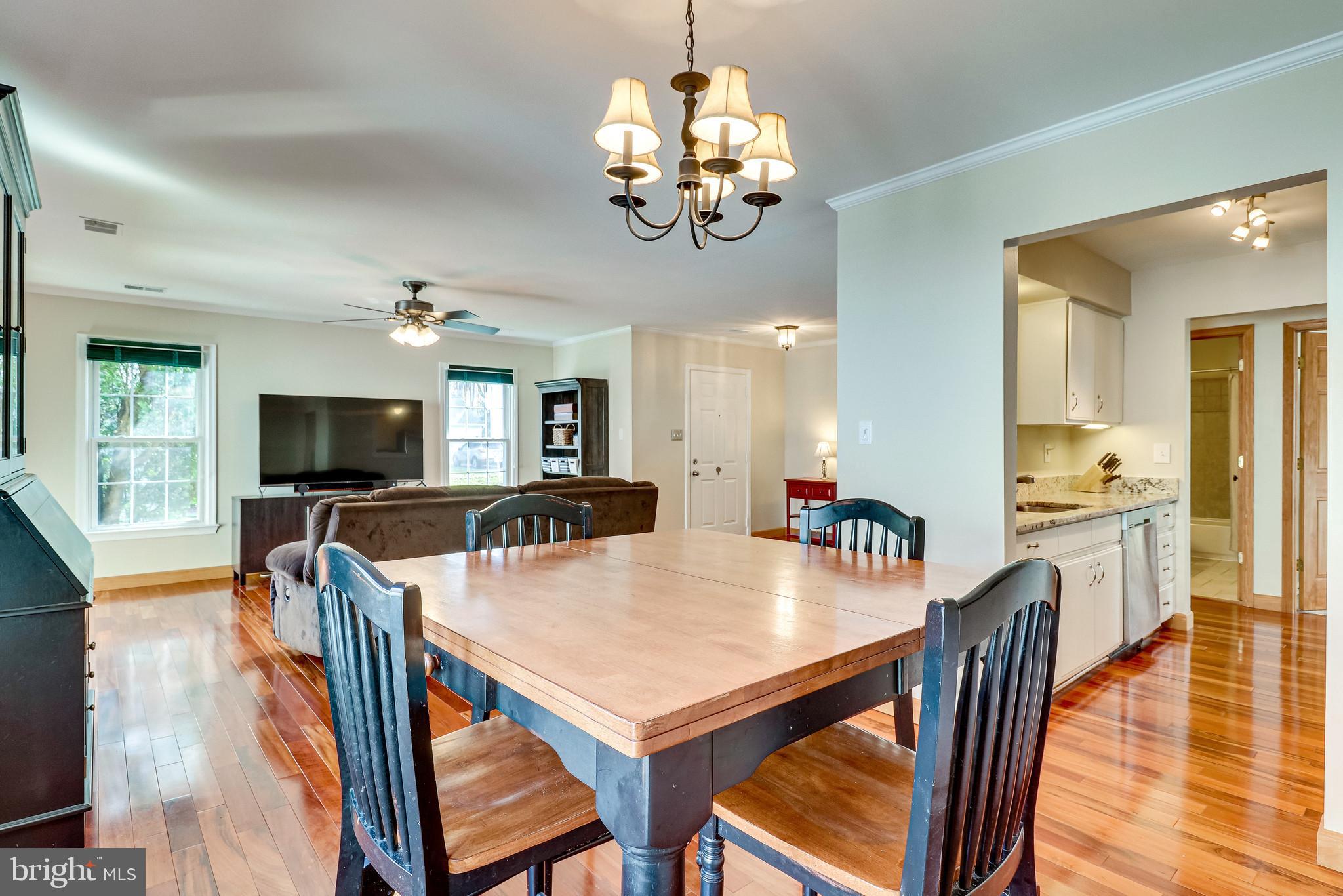 7274 Linden Tree Lane Springfield, VA 22152 - Photo 14 of 38 Dining area