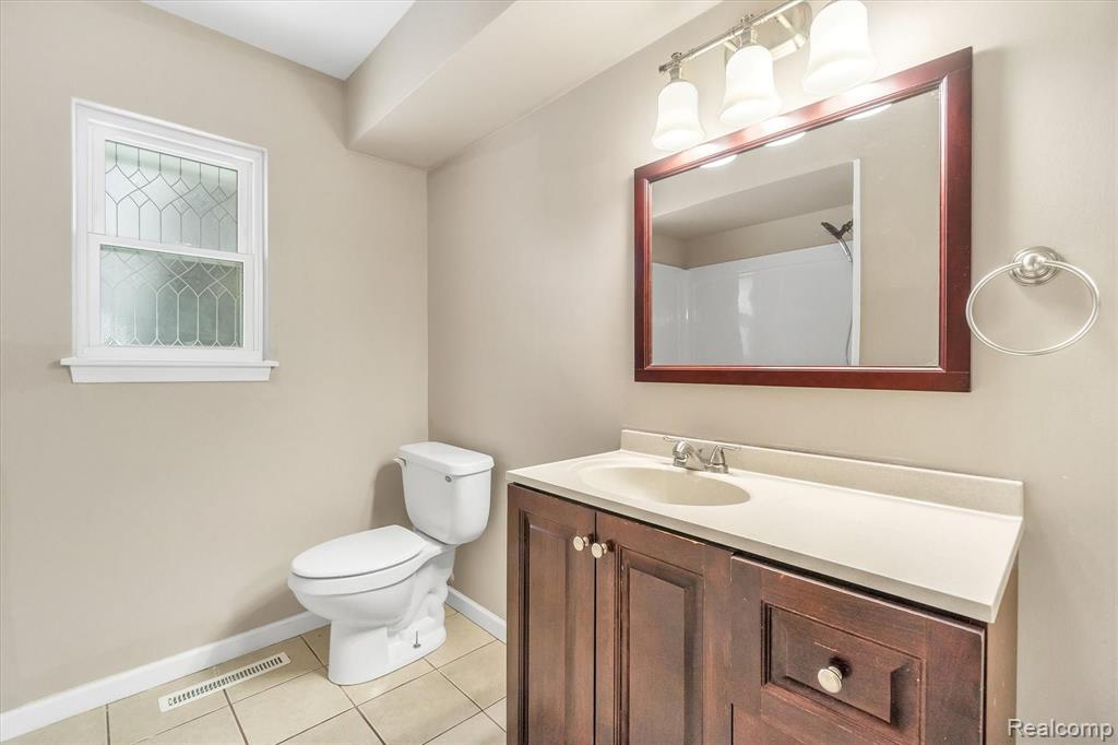 1416 West Judd Road Flint, MI 48507 - Photo 16 of 36 Gallery Image 16