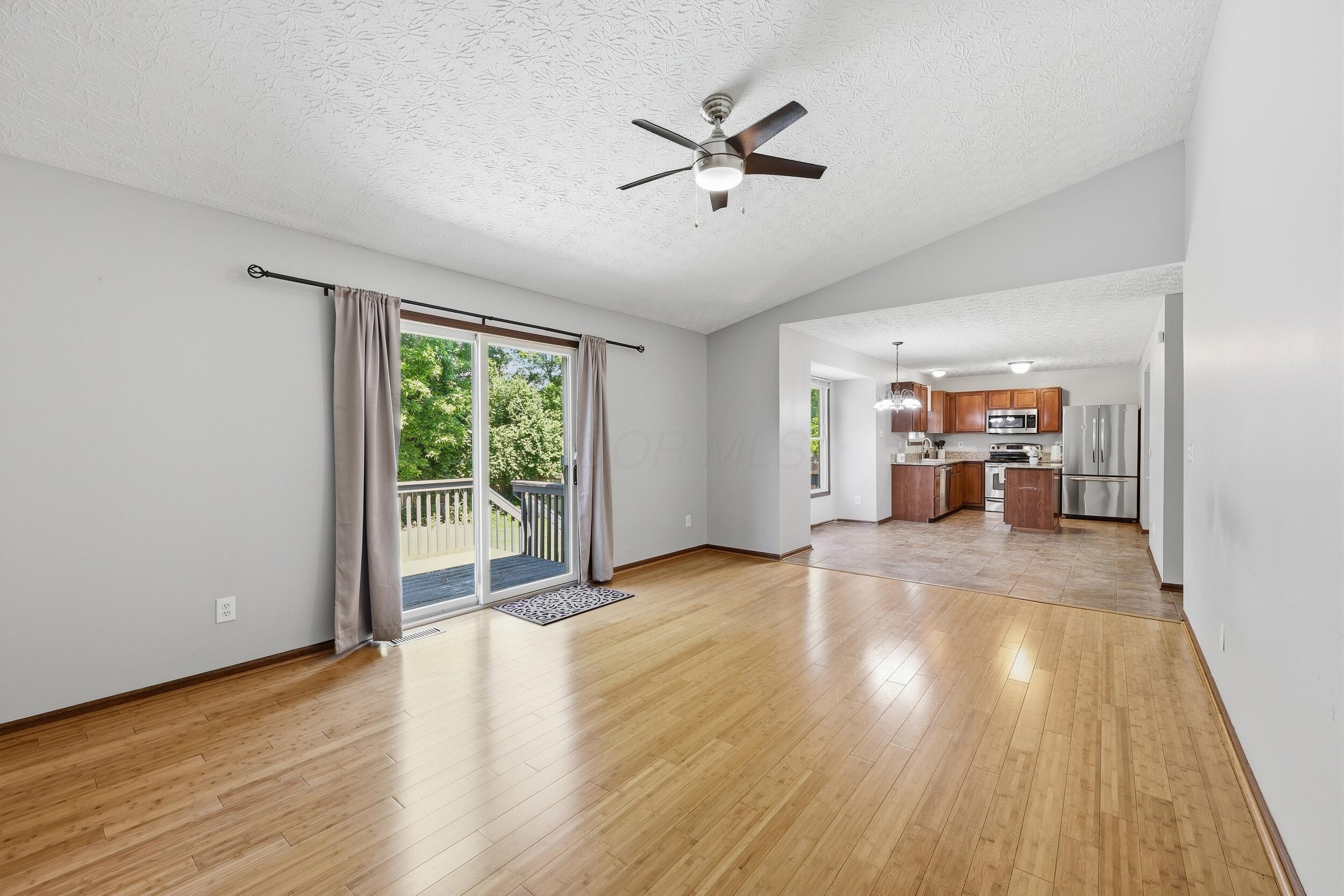 4553 Nickerson Road Columbus, OH 43228 - Photo 10 of 37 Great room