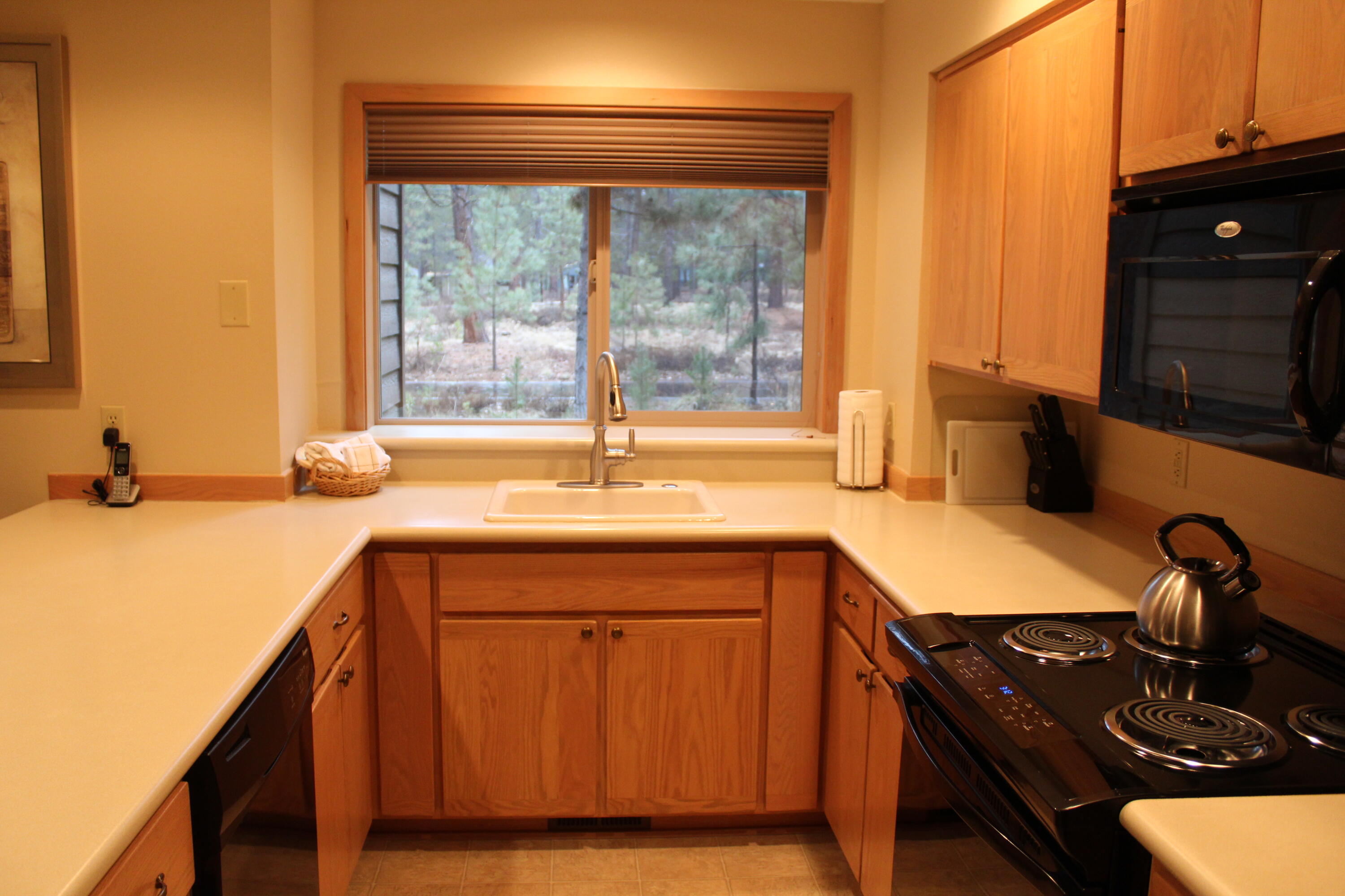 57373 Beaver Ridge Loop, Unit 27C1 Sunriver, OR 97707 - Photo 7 of 23 7-R27-kit