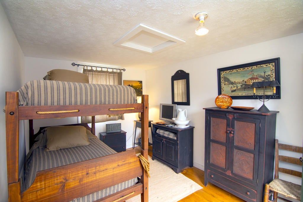 21717 Beckley Road Flat Top, WV 25841 - Photo 25 of 34 Gallery Image 25