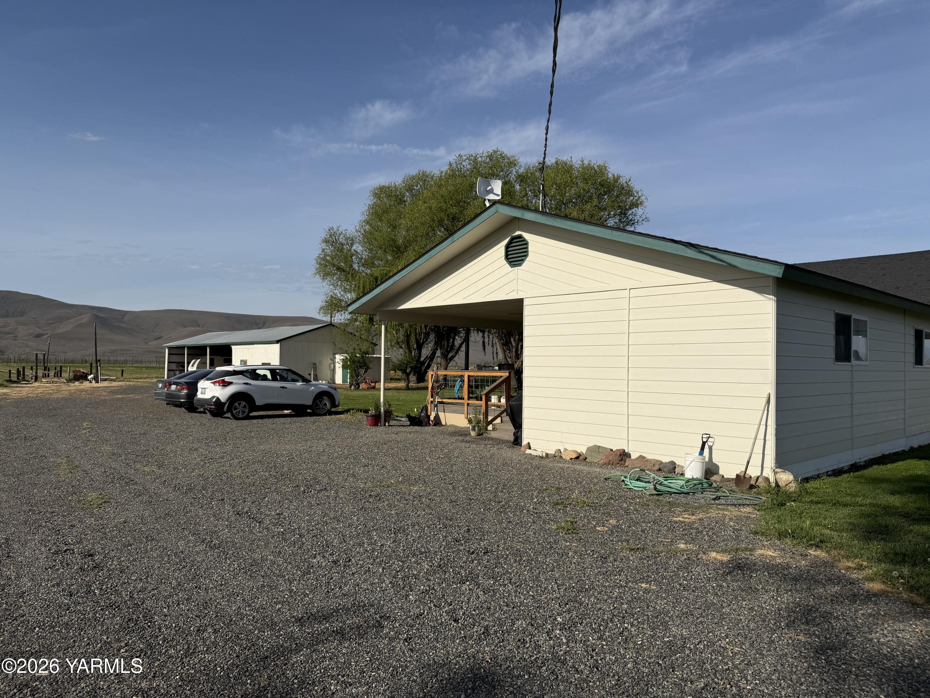 10555 Ashue Road Toppenish, WA 98948 - Photo 6 of 31 IMG_1820