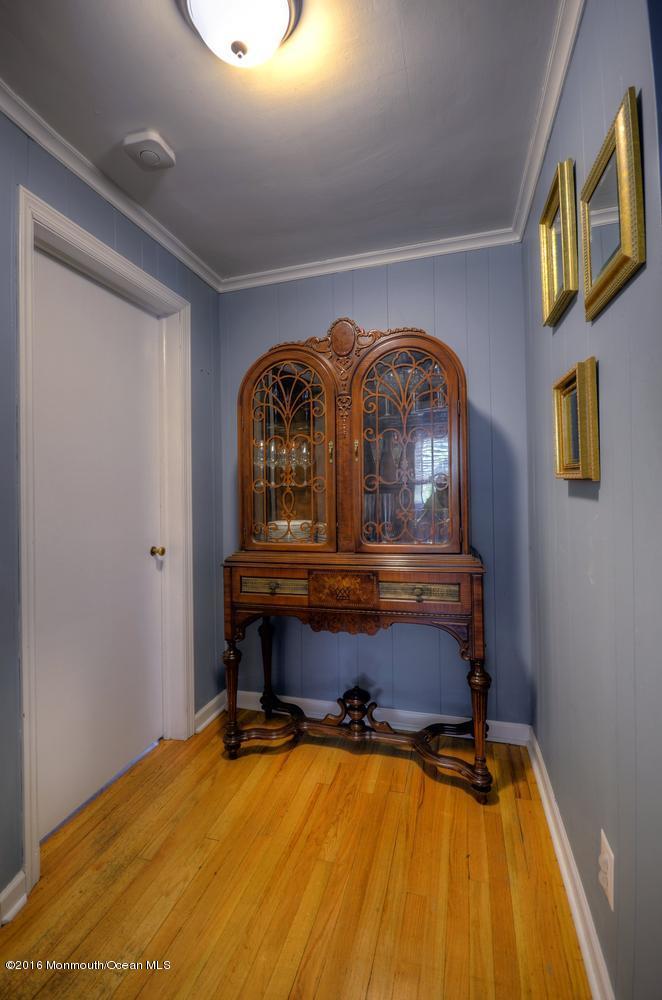 12 West Lake Road Red Bank, NJ 07701 - Photo 13 of 28 008