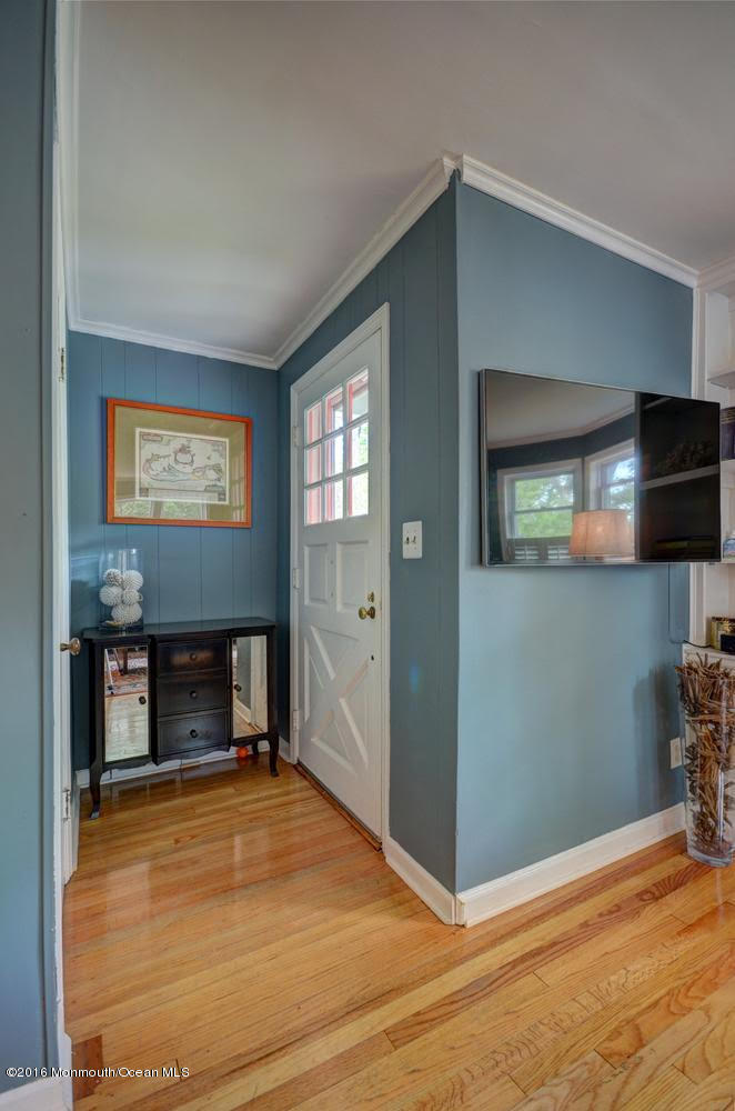 12 West Lake Road Red Bank, NJ 07701 - Photo 2 of 28 024