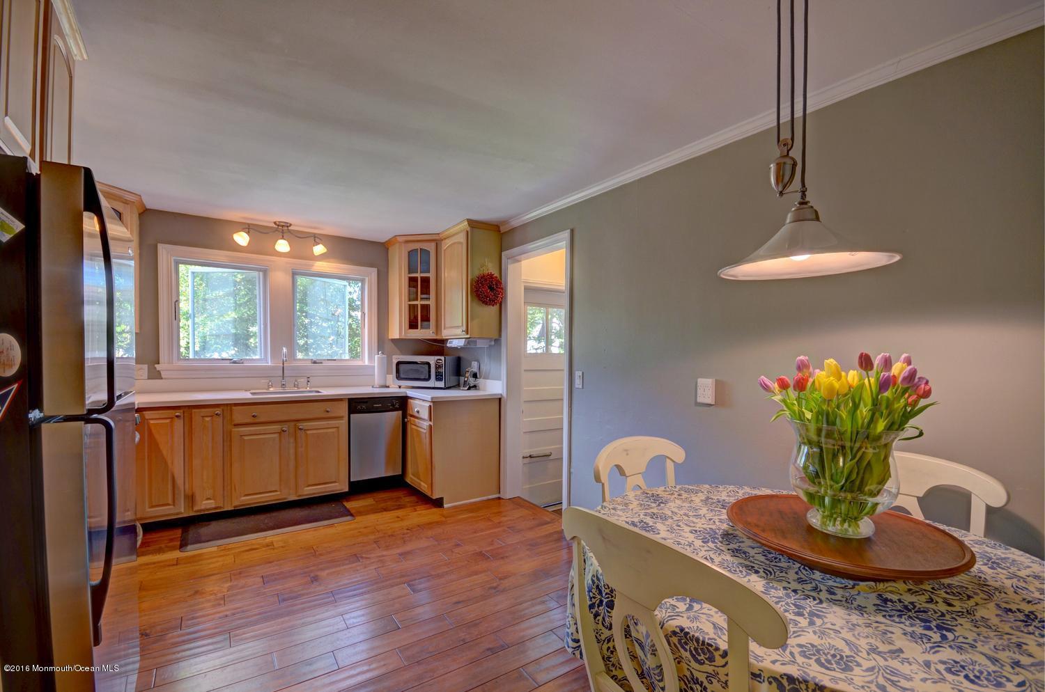 12 West Lake Road Red Bank, NJ 07701 - Photo 9 of 28 003