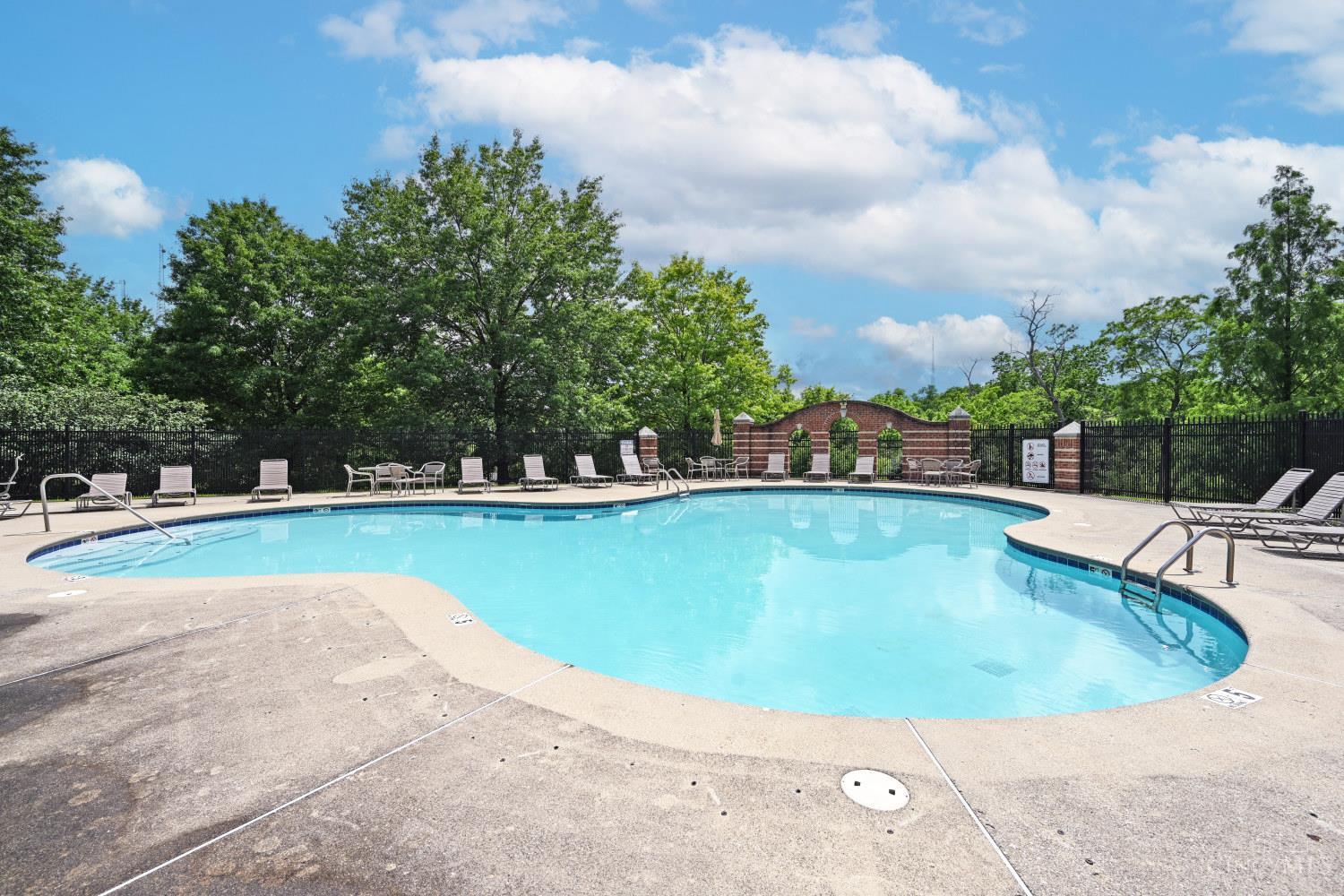 7905 Ramble View, Unit 301 Cincinnati, OH 45231 - Photo 39 of 44