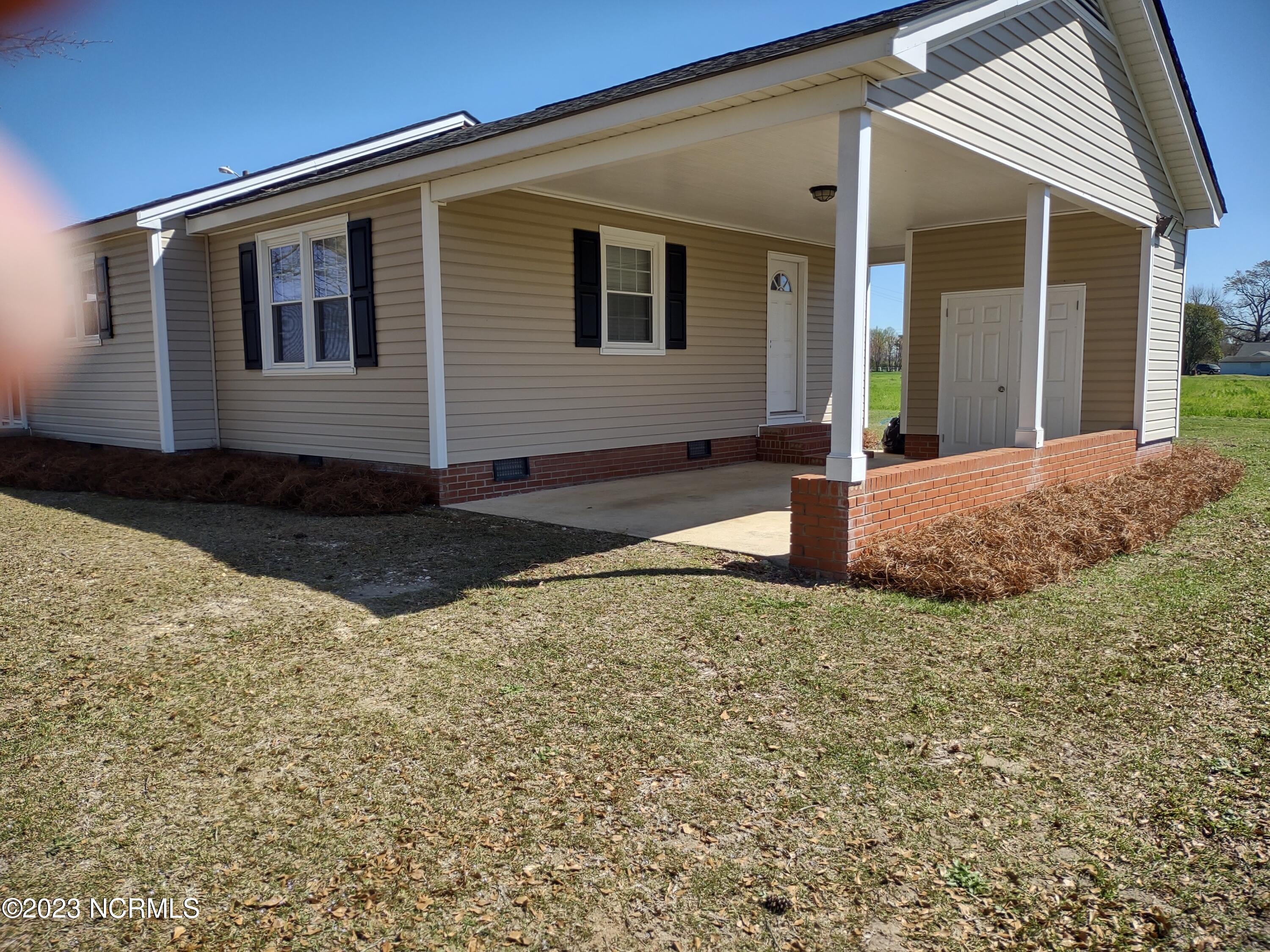 470 Jernigan Road Dunn, NC 28334 - Photo 4 of 58 IMG_20230308_114129304_HDR
