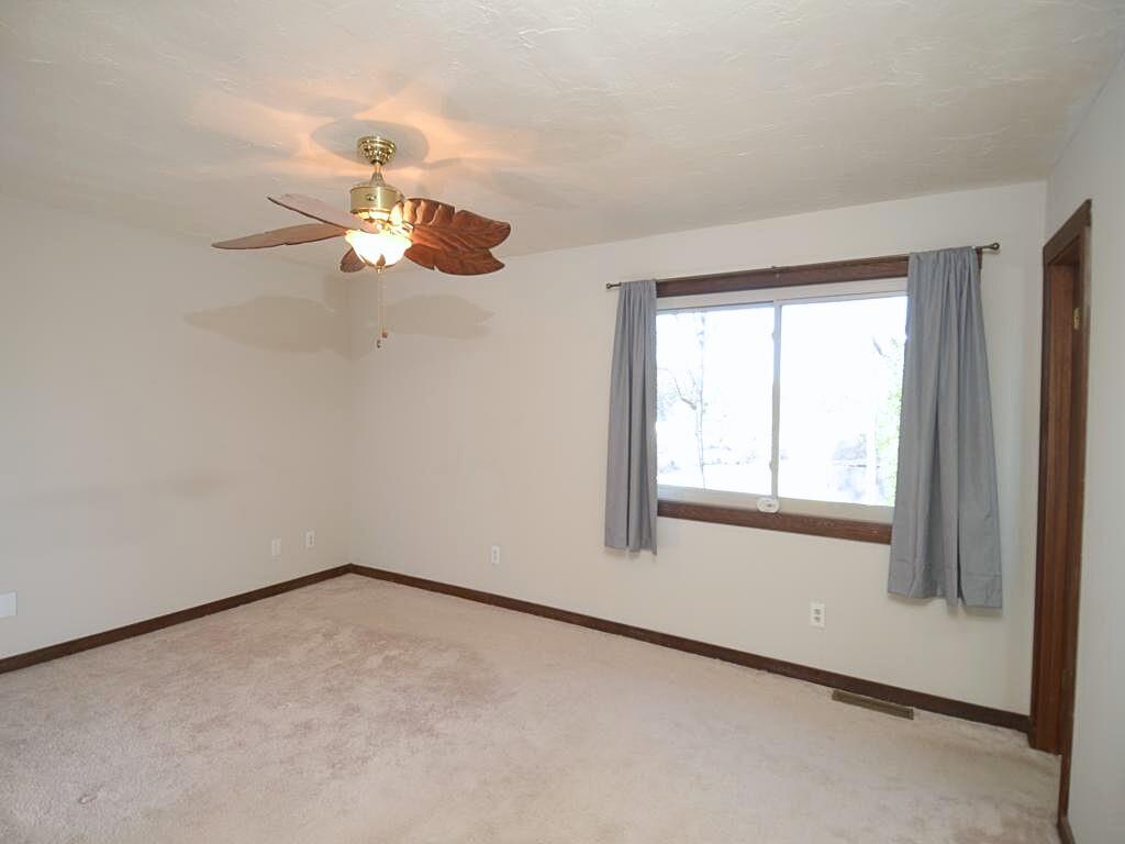 1179 Justice Drive Kennesaw, GA 30152 - Photo 16 of 30 an empty room with a window