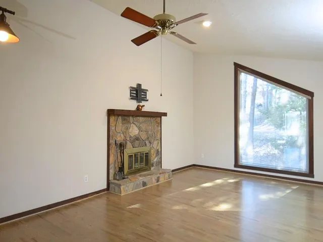 $2,100 | 1179 Justice Drive, Kennesaw, GA 30152