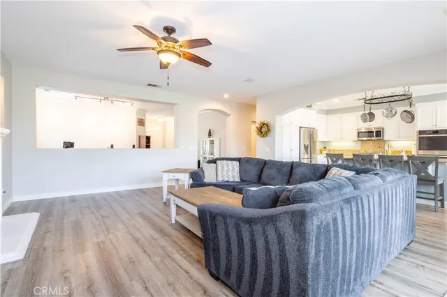 $999,900 | 29320 Sequoia Road, Canyon Country, CA 91387