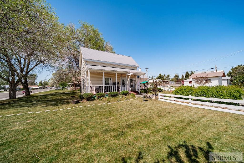 407 West Main Street St. Anthony, ID 83445 - Photo 2 of 41