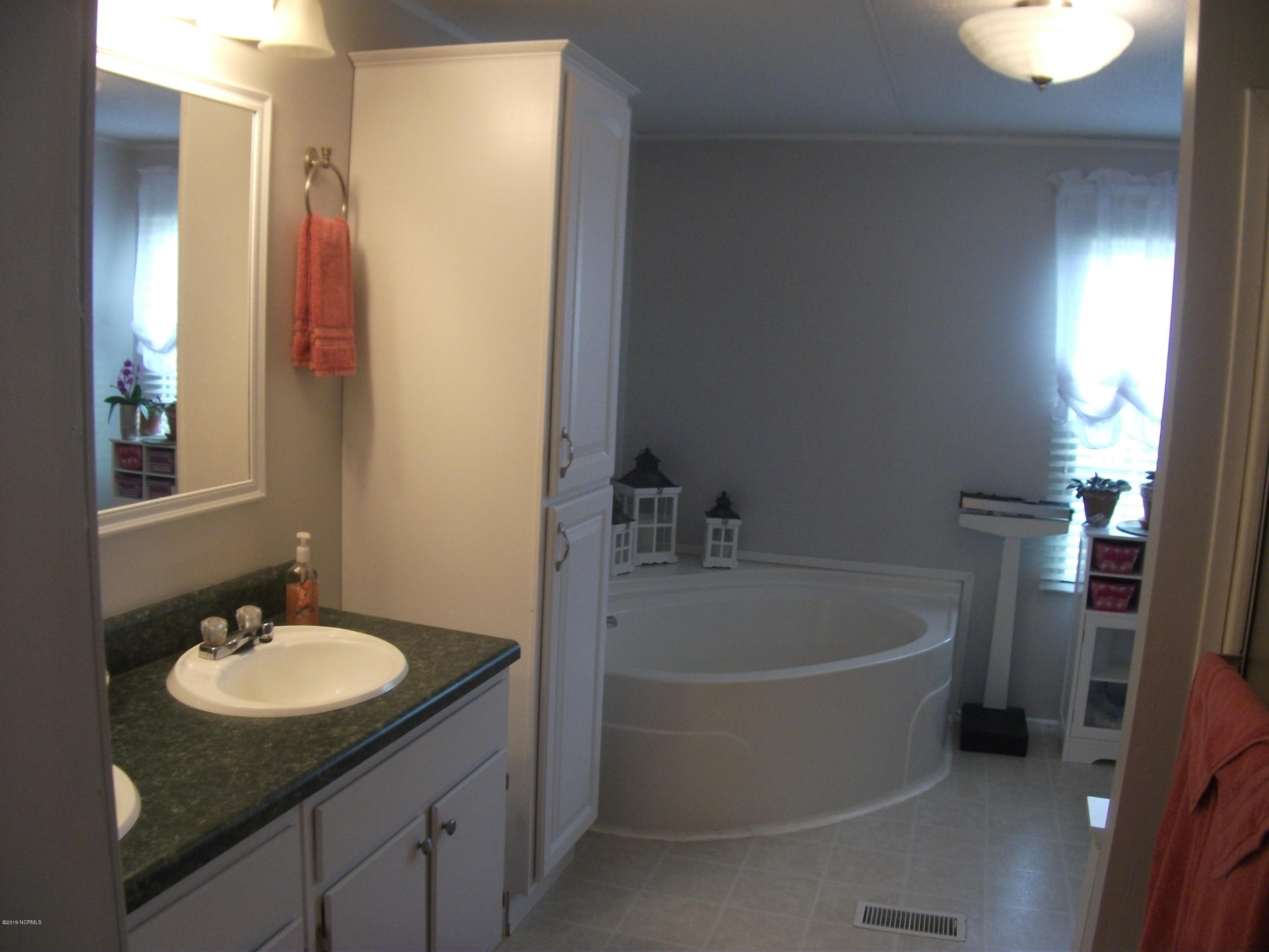 1739 Honeycutt Road Clinton, NC 28328 - Photo 8 of 15 1739 Honeycutt Road 8