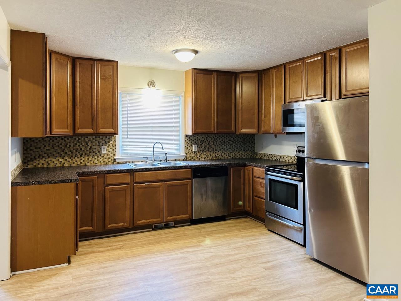 308 Carlton Road, Unit A Charlottesville, VA 22902 - Photo 4 of 27