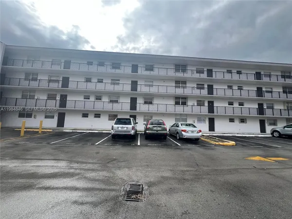 $1,850 | 14155 Southwest 87th Street, Unit E310, Miami, FL 33183