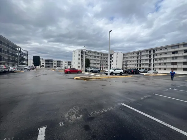 $1,850 | 14155 Southwest 87th Street, Unit E310, Miami, FL 33183