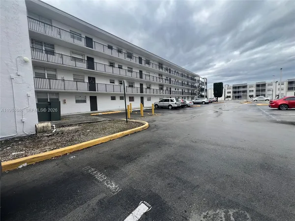 $1,850 | 14155 Southwest 87th Street, Unit E310, Miami, FL 33183