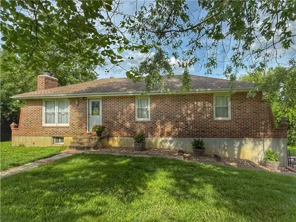$425,000 | 25225 Windridge Road, Peculiar, MO 64078