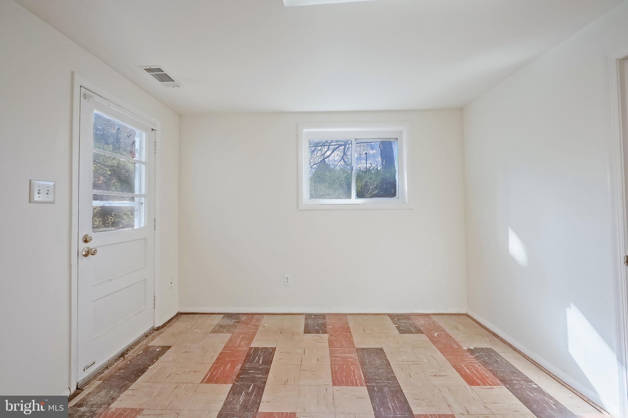 2455 Flint Hill Road Vienna, VA 22181 - Photo 33 of 41 Gallery Image 33