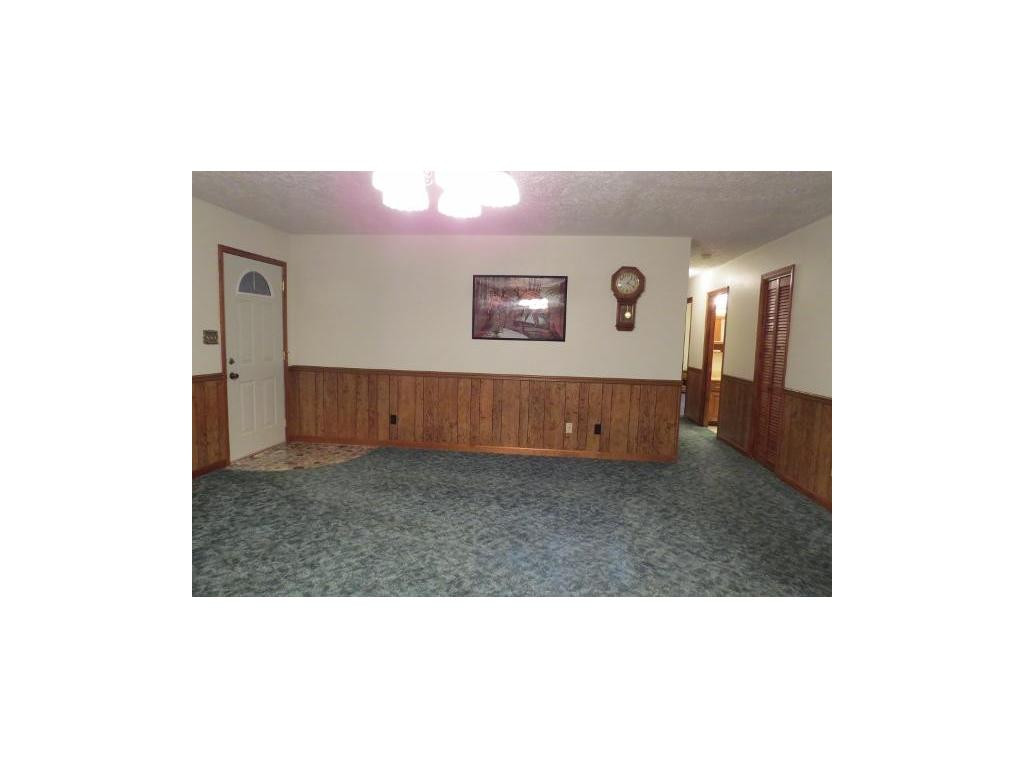 14416 Sandy Ridge Road St. Paul, VA 24283 - Photo 5 of 22 Living Room