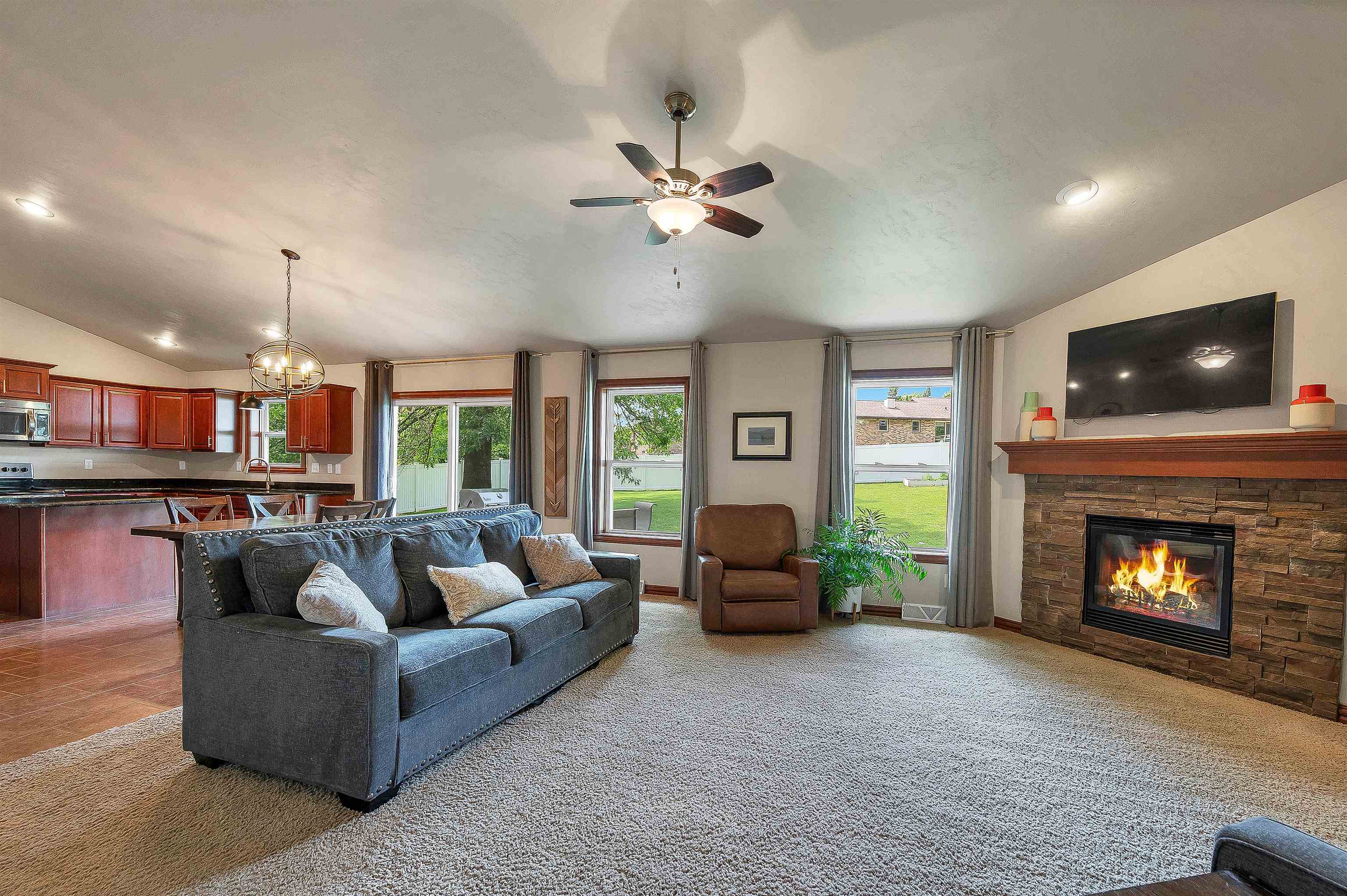 1014 Lacount Road Green Bay, WI 54313 - Photo 8 of 72