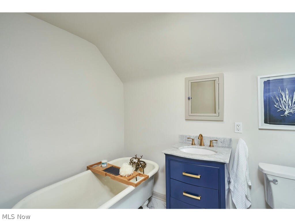3614 Cedarbrook Road Cleveland, OH 44118 - Photo 16 of 21 2nd full bath
