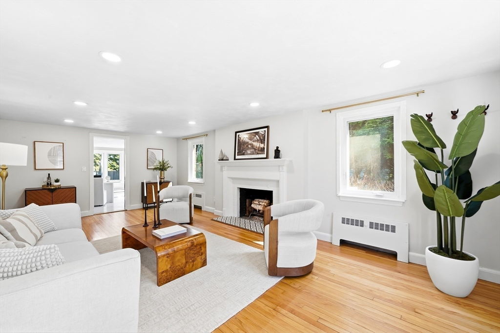 17 Woodhaven Road Newton, MA 02468 - Photo 6 of 41