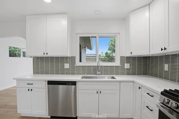 $749,000 | 2400 West Hemlock Street, Oxnard, CA 93035