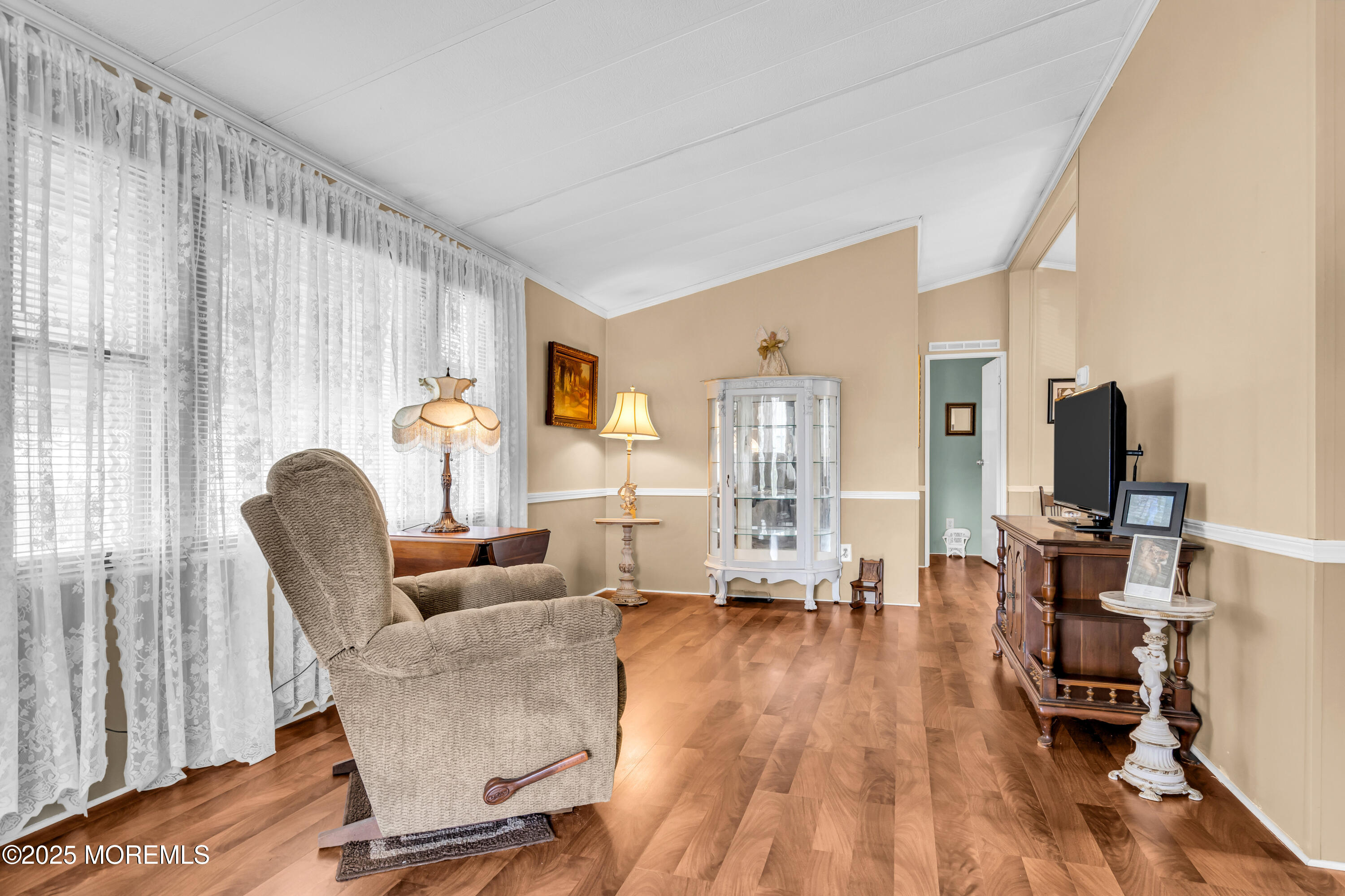 156 Village Road Morganville, NJ 07751 - Photo 11 of 36 009__dsc4567_180