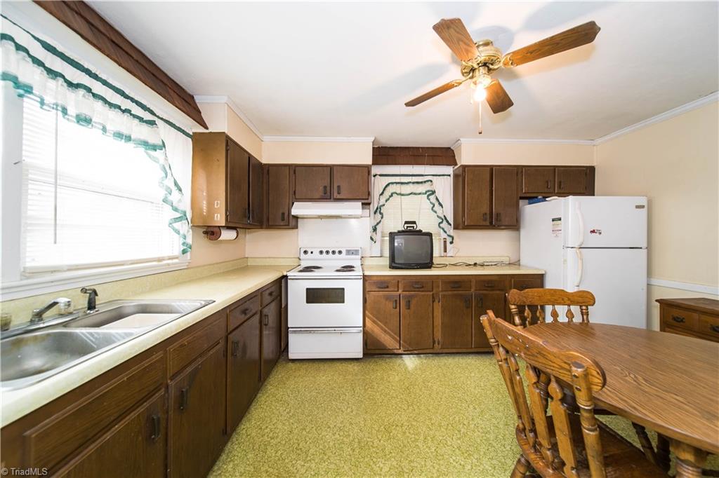 271 Spur Road Greensboro, NC 27406 - Photo 5 of 33 Gallery Image 5