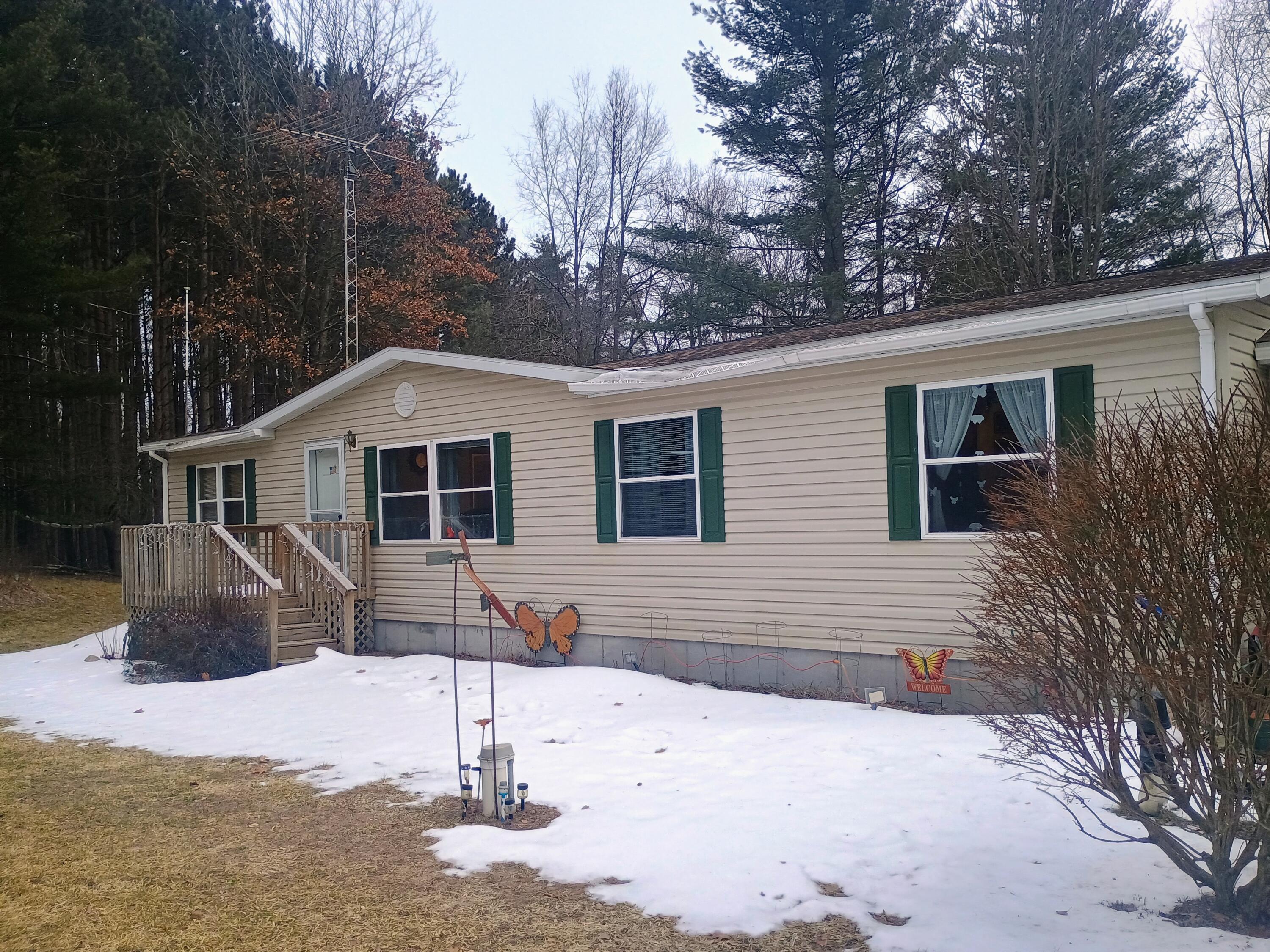 167 Mill Street Blanchard, MI 49310 - Photo 2 of 23 1000013886