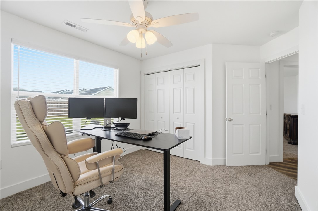 728 East Northern Avenue Springfield, OH 45503 - Photo 28 of 35 This versatile room offers an ideal setting for productivity or peaceful repose, enhanced by thoughtful design.