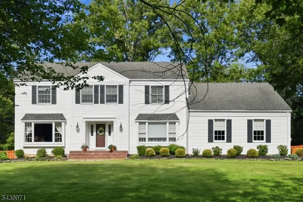 $869,500 | 46 Glen Ridge Drive, Long Valley, NJ 07853