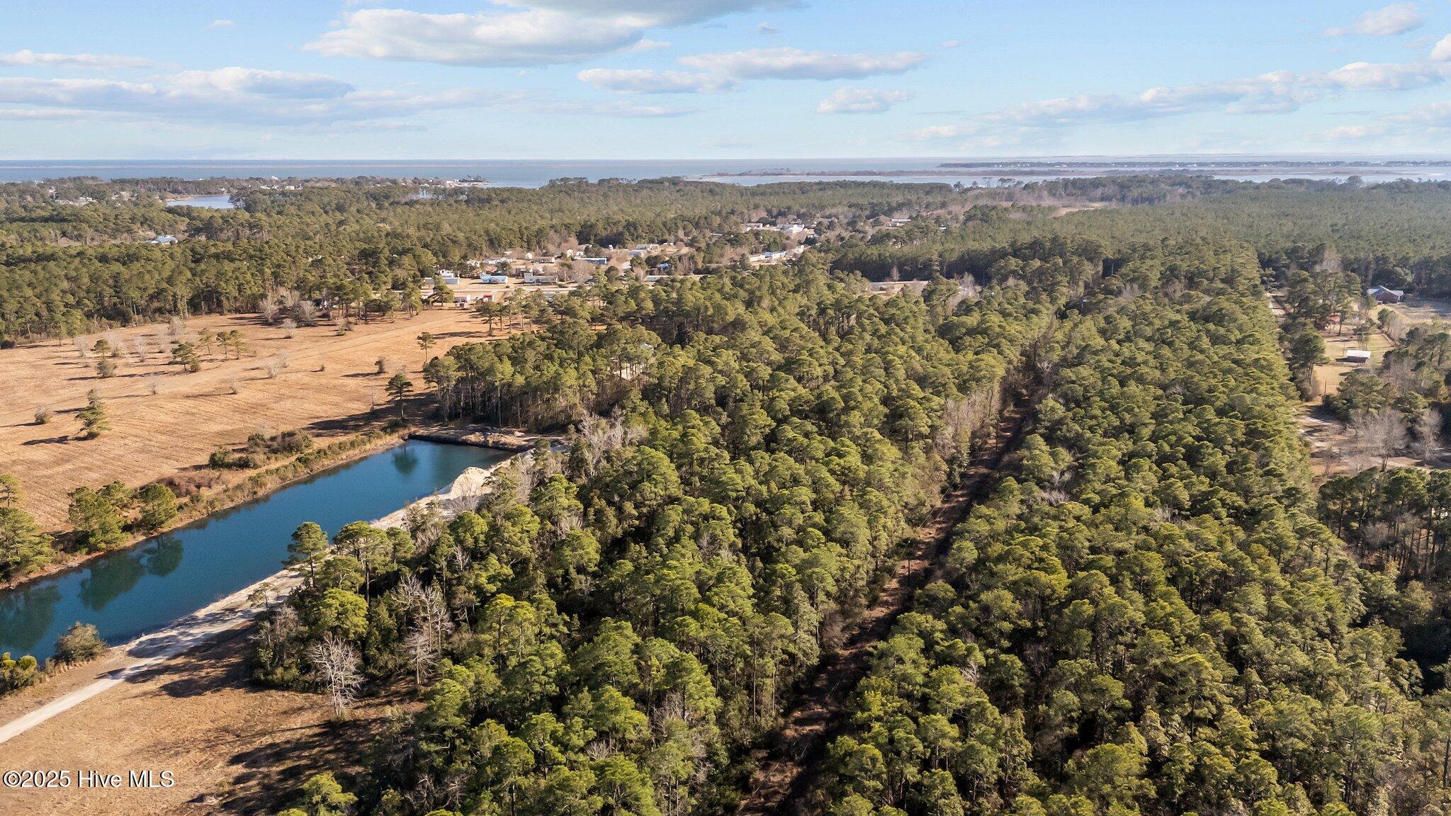 220 Kings Way Gloucester, NC 28528 - Photo 11 of 16 11-web-or-mls-DJI_20250214151814_0376_D