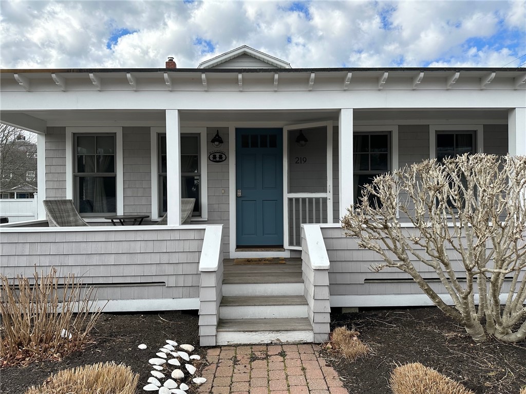 219 Purgatory Road Middletown, RI 02842 - Photo 2 of 10