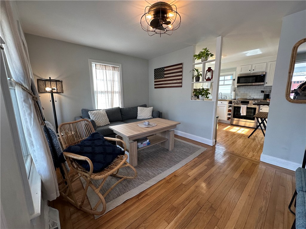 219 Purgatory Road Middletown, RI 02842 - Photo 4 of 10