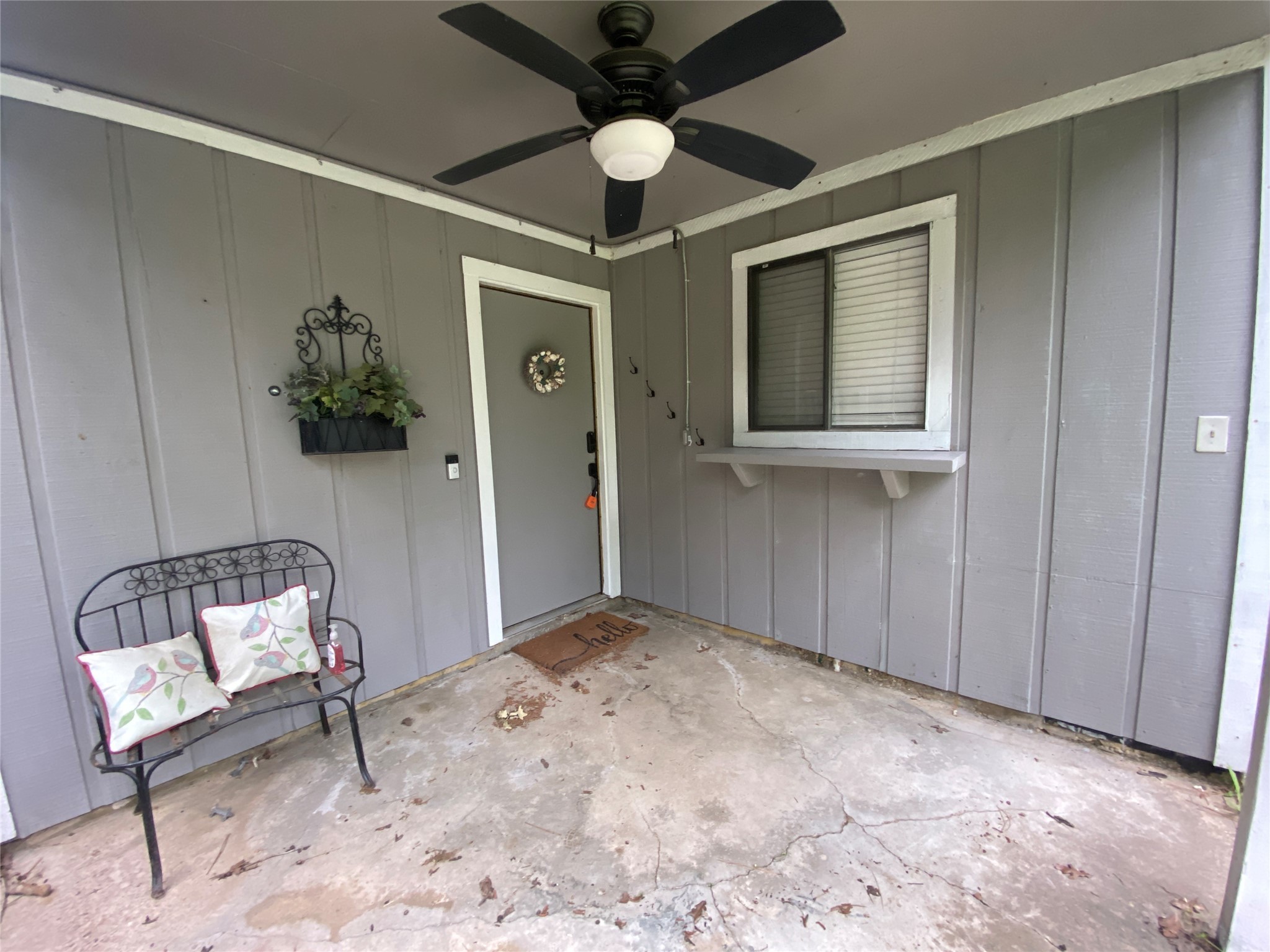 28604 Magnolia Court Point Blank, TX 77364 - Photo 4 of 30 a view of a livingroom with a chandelier and dining room