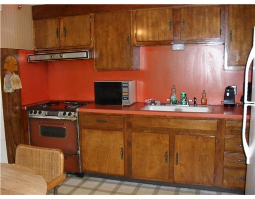 130 Parkhurst Road Warwick, RI 02889 - Photo 5 of 15 Kitchen.