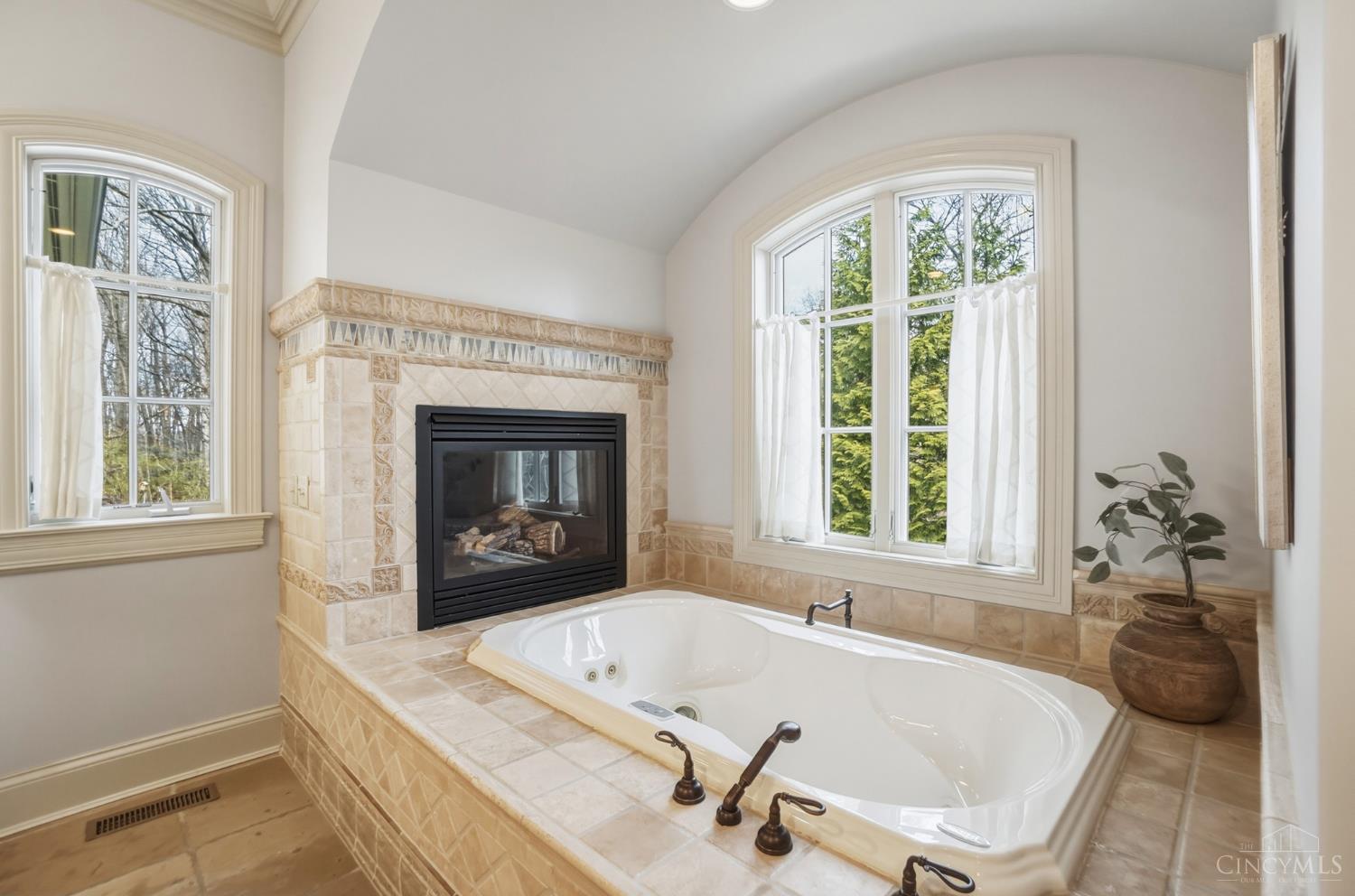1054 Observatory Point Maineville, OH 45039 - Photo 44 of 82
