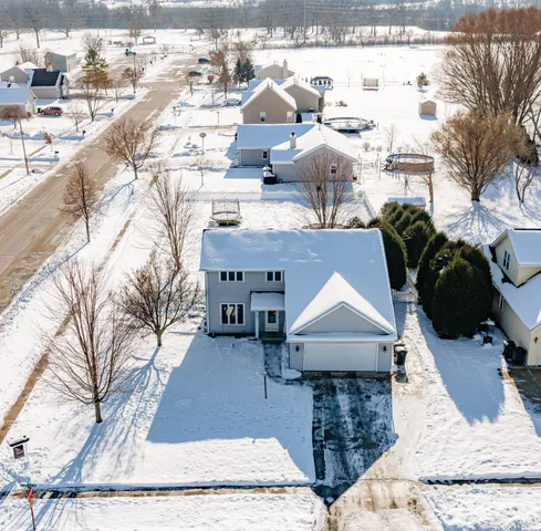 $549,900 | 641 Small Farm Road, Mukwonago, WI 53149