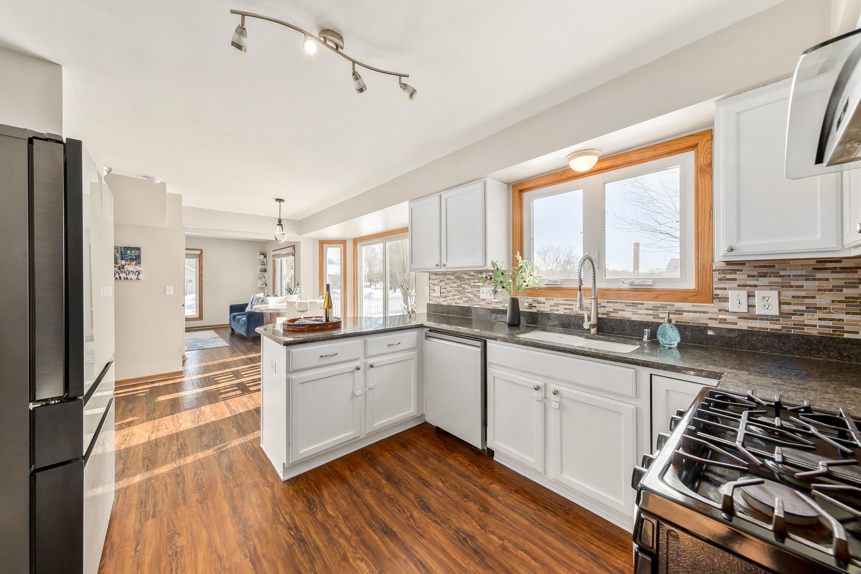 641 Small Farm Road Mukwonago, WI 53149 - Photo 12 of 50 Kitchen