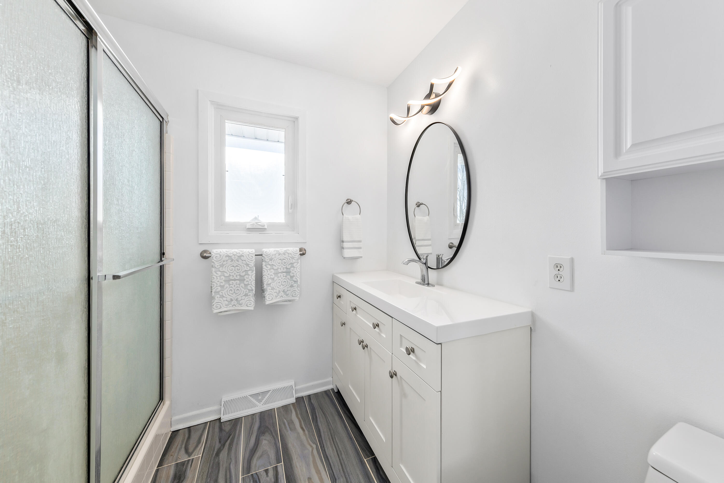 641 Small Farm Road Mukwonago, WI 53149 - Photo 25 of 50 Master Bathroom